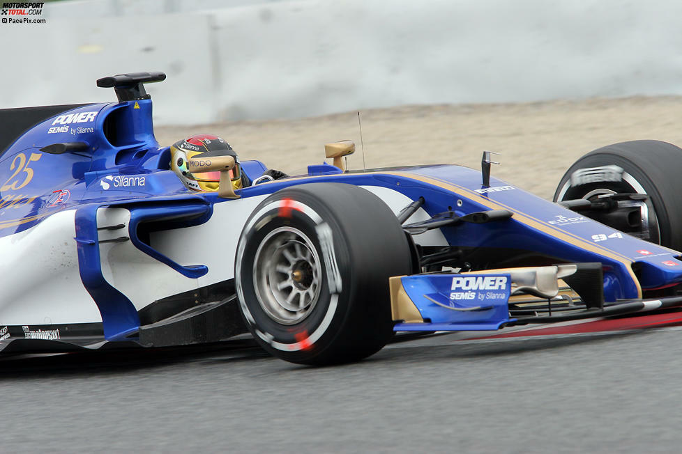 #9: Sauber-Ferrari (*). Die Schweizer betonen, dass sie bisher fast ausschließlich mit relativ viel Sprit unterwegs waren - aber das waren alle anderen auch. Die finanzielle Situation ist stabiler als vor einem Jahr, Pascal Wehrlein bringt Talent mit. Reicht das, um zum Mittelfeld aufzuschließen? Noch dazu mit dem alten Ferrari-Motor?