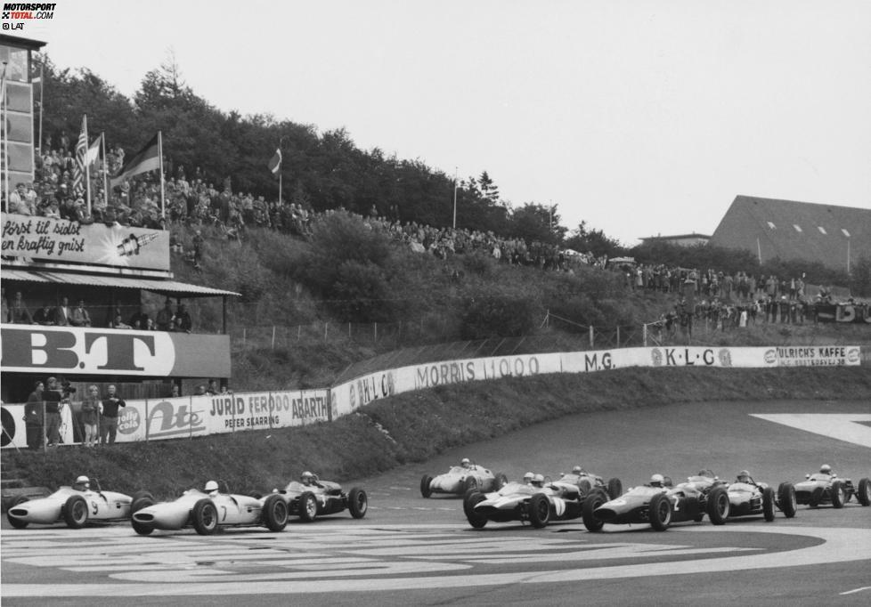 Dänemark-Grand-Prix: 1961 und 1962 fuhr die Formel 1 im 50.000-Seelen-Städtchen Roskilde vor den Toren Kopenhagens. Was früher ein überhöhtes Oval mit Schotter-Boxengasse und Amphitheater-Kulisse sowie und die erste permanente Rennstrecke des Landes war, ist heute Naherholungsgebiet. Der Kontrollturm der Rennleitung fungiert als Hotel.