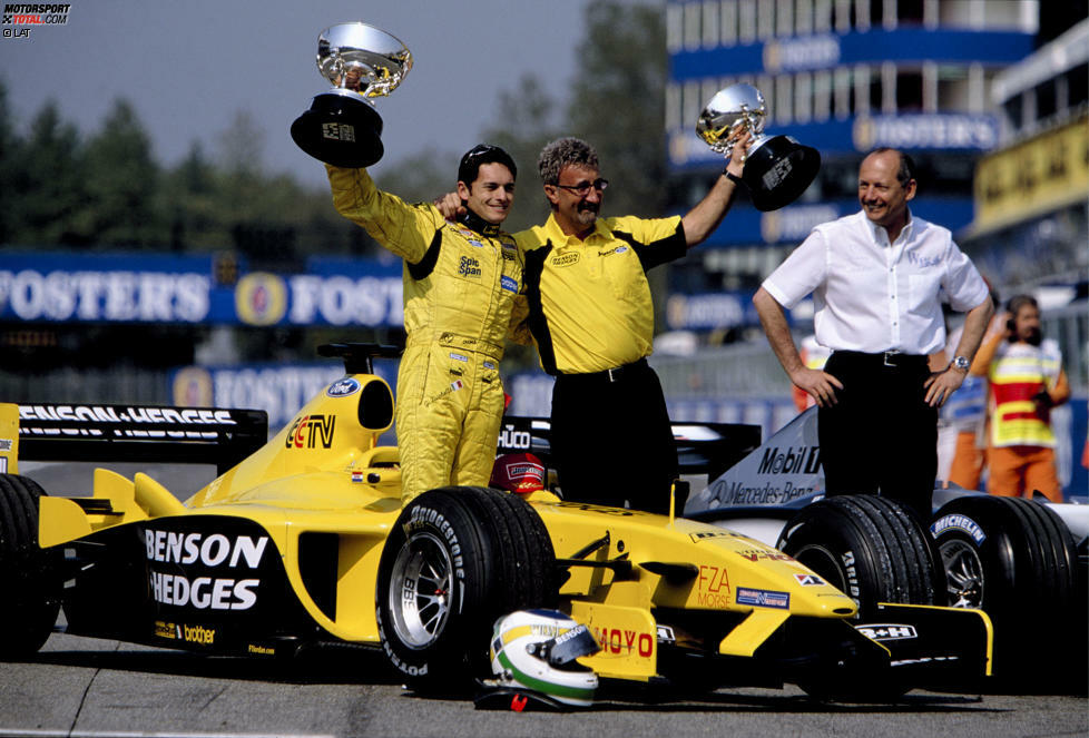 Der dritte im Bunde ist Giancarlo Fisichella, der 2003 in einem verrückten Rennen für Jordan siegte. Allerdings konnte der Italiener seinen Erfolg nicht vor Ort feiern: Aufgrund einer Konfusion in den Ergebnislisten bekam er seinen Pokal erst zwei Wochen später.