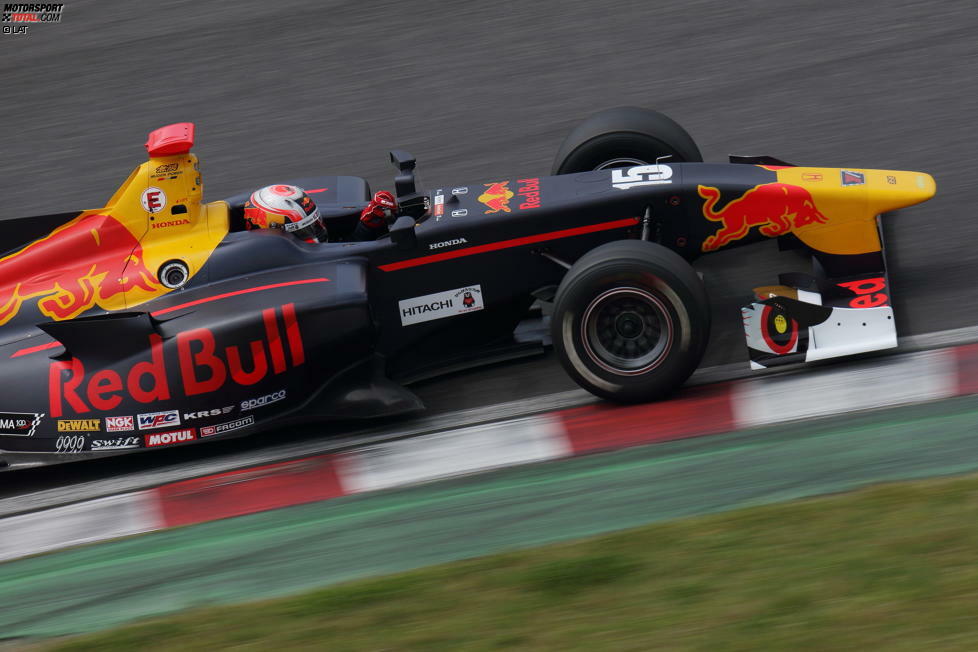 Pierre Gasly (Toro Rosso) geht dieses Jahr in der Super Formula an den Start und hat dort schon den japanischen Saisonauftakt bestritten. Lance Stroll (Williams) fährt zum ersten Mal ein Rennen in Suzuka, kennt die Strecke aber immerhin von Testfahrten.