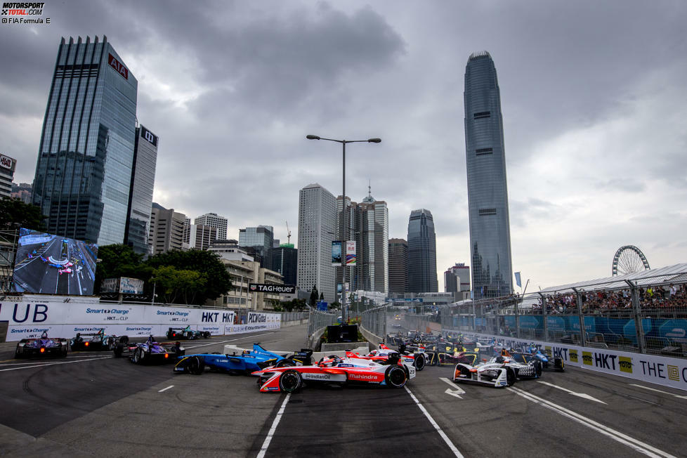 Die Formel E ist zurück! Wie im Vorjahr startet die Elektroserie wieder in Hongkong - diesmal allerdings erst Anfang Dezember und mit gleich zwei Rennen in der Sonderverwaltungszone. Insgesamt gibt es in der Saison 2017/18 14 Rennen in elf Städten. In unserer Fotostrecke zeigen wir dir, wo sonst noch gefahren wird!