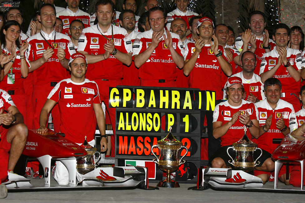 Erfolgreichstes Team in Bahrain ist Ferrari mit vier Siegen (2004, 2007, 2008, 2010). Mercedes hat dreimal gewonnen (2014, 2015, 2016). Red Bull (2012, 2013) und Renault (2005, 2006) kommen auf zwei Siege. Und Brawn (2009) auf einen.
