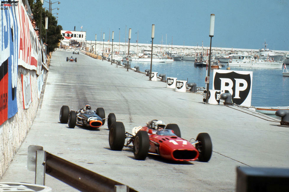 Allerdings war Monaco 1996 nicht das Rennen mit den wenigsten klassierten Fahrern. 1966 wurden in Monaco nur vier Fahrer offiziell gewertet. Jackie Stewart gewann vor Lorenzo Bandini. Graham Hill wurde mit einer Runde Rückstand Dritter, Bob Bondurant mit fünf Runden Rückstand Vierter.