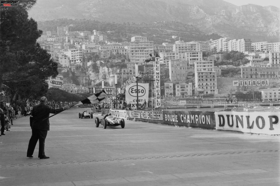 Neun Fahrer feierten in Monaco ihren ersten Grand-Prix-Sieg: Fangio (1950), Maurice Trintignant (1955), Jack Brabham (1959), Hulme (1967), Jean-Pierre Beltoise (1972), Patrick Depailler (1978), Riccardo Patrese (1982), Panis (1996) und Jarno Trulli (2004).