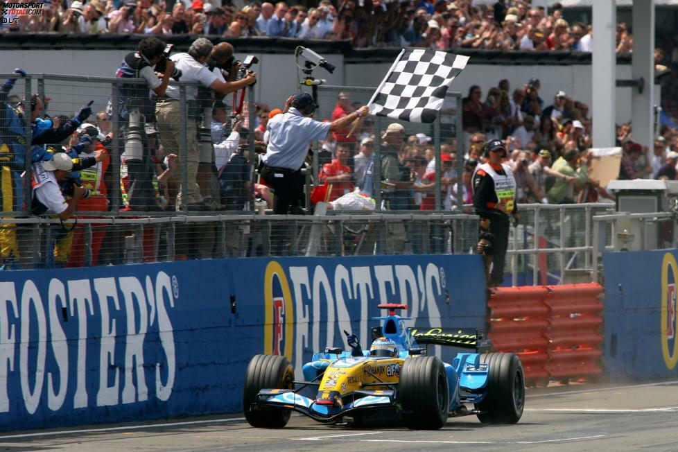 Mit Kimi Räikkönen, Sebastian Vettel und Fernando Alonso sind drei weitere Sieger eines britischen Grand Prix im aktuellen Fahrerfeld vertreten. Alonso gewann 2006 mit Renault und 2011 mit Ferrari, Räikkönen siegte 2007 für Ferrari und Vettel triumphierte 2009 am Steuer eines Red Bull.