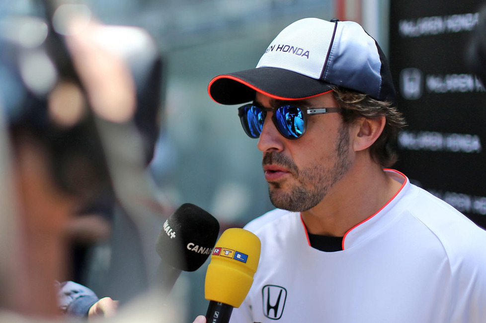 Hamilton und Alonso bekommen von den Chefs 18,7 Millionen Euro pro Jahr als Grundgehalt, andere Piloten einen Bruchteil