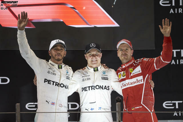 Die Highlights zum Durchklicken: Dritter Sieg für Valtteri Bottas, keine Chance für Lewis Hamilton. Der verzweifelt beim Versuch, seinen Mercedes-Teamkollegen zu überholen: "Sie sollten die Strecke ändern!" Sebastian Vettel wird Dritter und fixiert damit die Vize-WM. Nach Abu Dhabi geht's bis 25. März (Melbourne 2018) in die Winterpause. Die Highlights zum Durchklicken: Dritter Sieg für Valtteri Bottas, keine Chance für Lewis Hamilton. Der verzweifelt beim Versuch, seinen Mercedes-Teamkollegen zu überholen: "Sie sollten die Strecke ändern!" Sebastian Vettel wird Dritter und fixiert damit die Vize-WM. Nach Abu Dhabi geht's bis 25. März (Melbourne 2018) in die Winterpause.