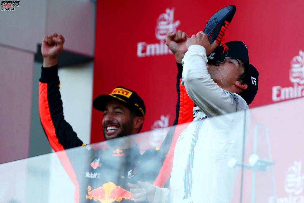 Ob Zweiter oder Dritter ist für Stroll nach dem bisherigen Saisonverlauf sekundär. Er ist jetzt der jüngste Rookie, der jemals auf einem Formel-1-Podium stand. Ricciardo fragt auf dem Podium: 