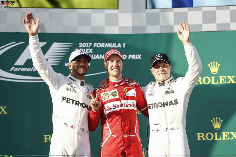 Das erste Siegerfoto der Saison 2017: Sebastian Vettel gewinnt erstmals seit Singapur 2015 wieder einen Grand Prix - und das mit einem Ferrari, der dem höher eingeschätzten Mercedes-Silberpfeil mindestens ebenbürtig ist. Die neue Formel 1 hat das, was der alten jahrelang gefehlt hat: Spannung an der Spitze.