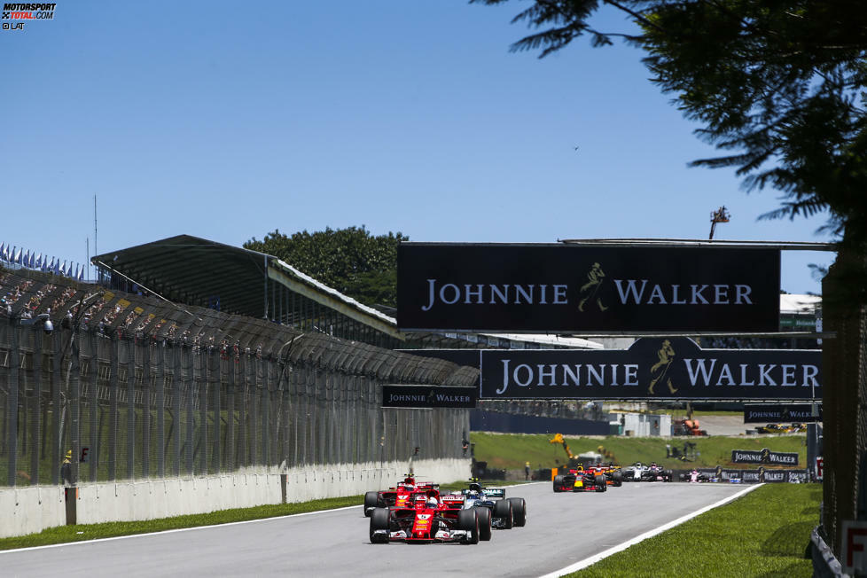 Trotz Windschatten kommt Bottas auch vor Kurve 3 nicht an Vettel vorbei. Und gleich auf den ersten Metern zeigt sich: Red Bull wird an diesem Sonntag Schwierigkeiten haben, das Tempo von Ferrari und Mercedes zu gehen.