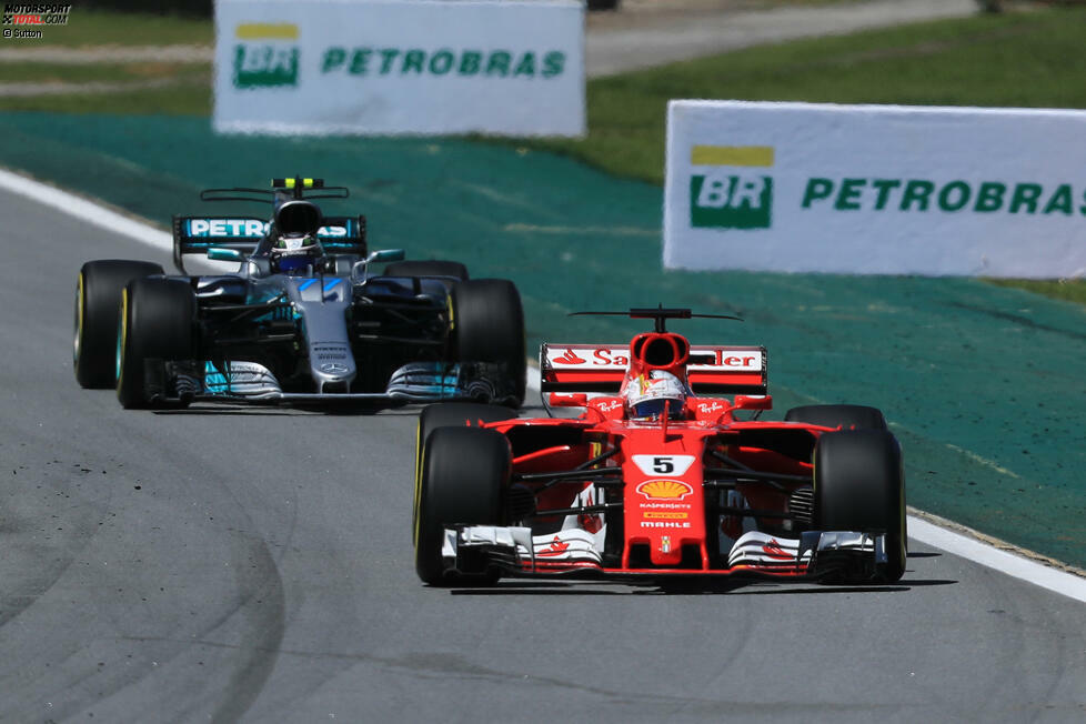 Bottas kommt eine Runde vor Vettel zum Boxenstopp, aber der versuchte Undercut geht nicht ganz auf. Aus 1,8 Sekunden Rückstand werden 0,4 in Runde 29. Aber nur eine Runde später hat der Ferrari den Mercedes schon wieder aus der DRS-Sekunde abgeschüttelt.