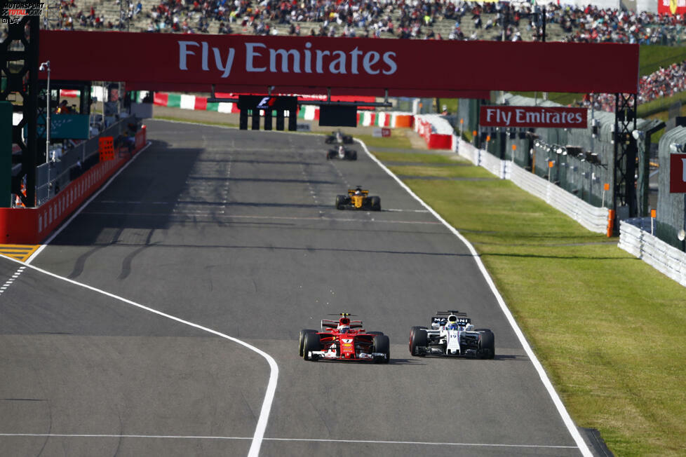 Räikkönen geht in Runde 13 an Felipe Massa vorbei und ist jetzt Siebter. Wenig später legt er sich Sergio Perez zurecht. Dann biegt der vor ihm liegende Ocon an die Box ab. Damit liegt der 
