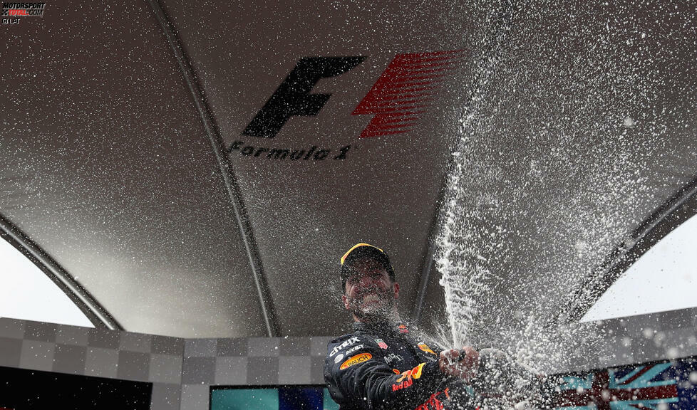 Und auch um P3 geht's heiß her: Hamilton macht Jagd auf Ricciardo, scheitert aber um 1,4 Sekunden. Red Bull jubelt beim Heim-Grand-Prix zumindest über einen Podestplatz - den zweiten in Österreich nach Verstappen 2016.