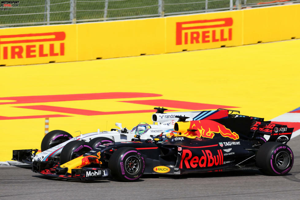 Gleich nach dem Restart (den Bottas souverän gewinnt) Alarm bei Daniel Ricciardo: Der Red-Bull-Pilot hat schon zu Beginn sein Duell gegen Felipe Massa verloren und liegt ohnehin nur noch an siebter Stelle, als er im Rückspiegel zufällig sieht, dass seine rechte Hinterradbremse brennt. Zweiter Ausfall im vierten Rennen, WM-Titel ade!