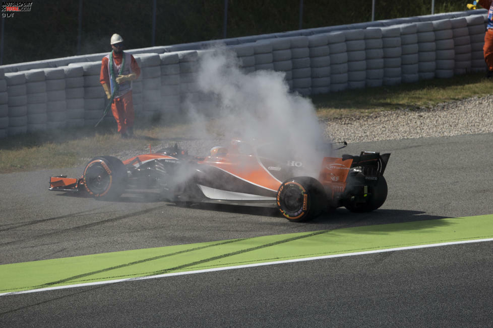 94.623 überwiegend spanische Fans kommen nach Barcelona, um Landsmann Fernando Alonso anzufeuern. Das Wochenende beginnt mit P20 und einem Motorschaden am Freitag. Aber am Samstag liefert der Lokalmatador mit P7 eine kleine Sensation ab. 