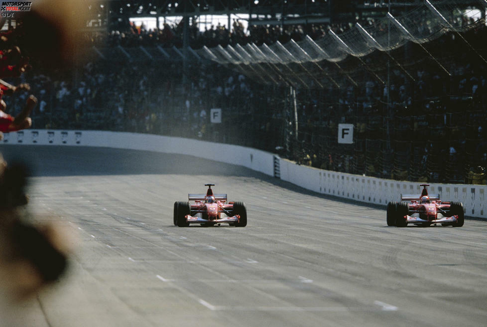 Platz 2: Rubens Barrichello (Ferrari) schnappt den Sieg beim US-Grand-Prix 2002 Teamkollege Michael Schumacher weg. 0,011 Sekunden ist der Brasilianer in Indianapolis auf dem Zielstrich vorne. Aber nur deshalb, weil der Rekordchampion für das übliche Zielfoto der Roten zu stark abbremst und Barrichello 