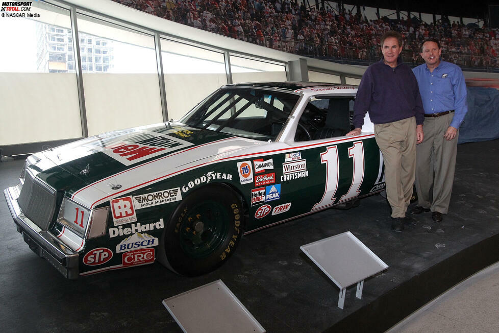 5. Darrell Waltrip - 3.028 Runden: Darrell Waltrip trägt sich in seiner Karriere sogar sagenhafte siebenmal in die Liste mit mehr als 2.000 Führungsrunden ein. Sein Maximum erreicht er 1982 mit 3.028. In diesem Jahr erringt er im Team von Junior Johnson den zweiten seiner drei Titel. (Foto aus dem Jahr 2010)