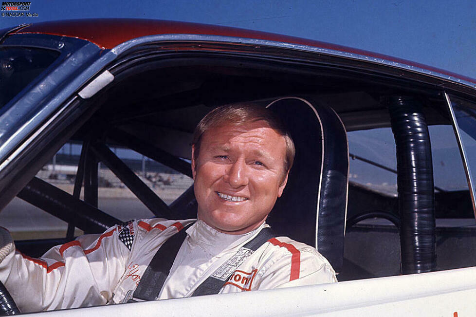 2. Cale Yarborough - 3.587 Runden: Cale Yarborough schafft es wie Darrell Waltrip, sieben Saisons mit mehr als 2.000 Führungsrunden hinzulegen. 1978 gelingen ihm im Team von Junior Johnson deren 3.587 und der letzte seiner drei Titel. (Foto: 1970)