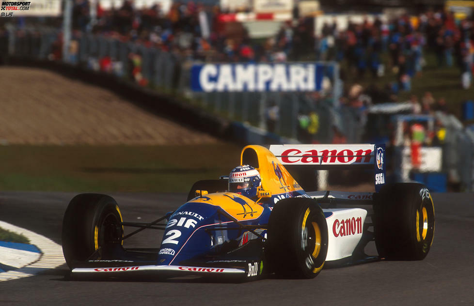 1993: Der FW15C, der als technisches Wunderwerk mit Computern bis unter die Airbox vollgestopft ist, fährt alles in Grund und Boden. Alain Prost beschert Newey die Comeback-Krone und avanciert selbst zum gefeierten Designer der Szene.