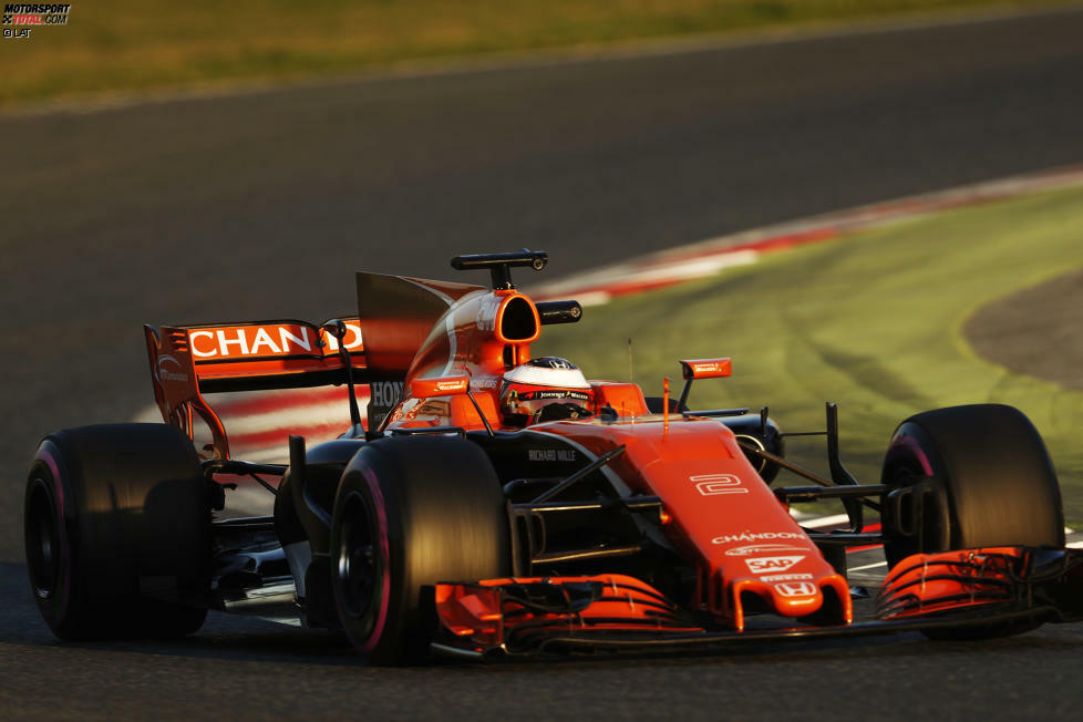 Platz 4: Der McLaren-Honda MCL32 rollt 2017 tatsächlich in Orange - wenn er denn mal rollt. Sportlich würden die Briten nur zu gern auf diesen Rang vorstoßen. 10,12 Prozent der Fans finden das Fahrzeug am schönsten.