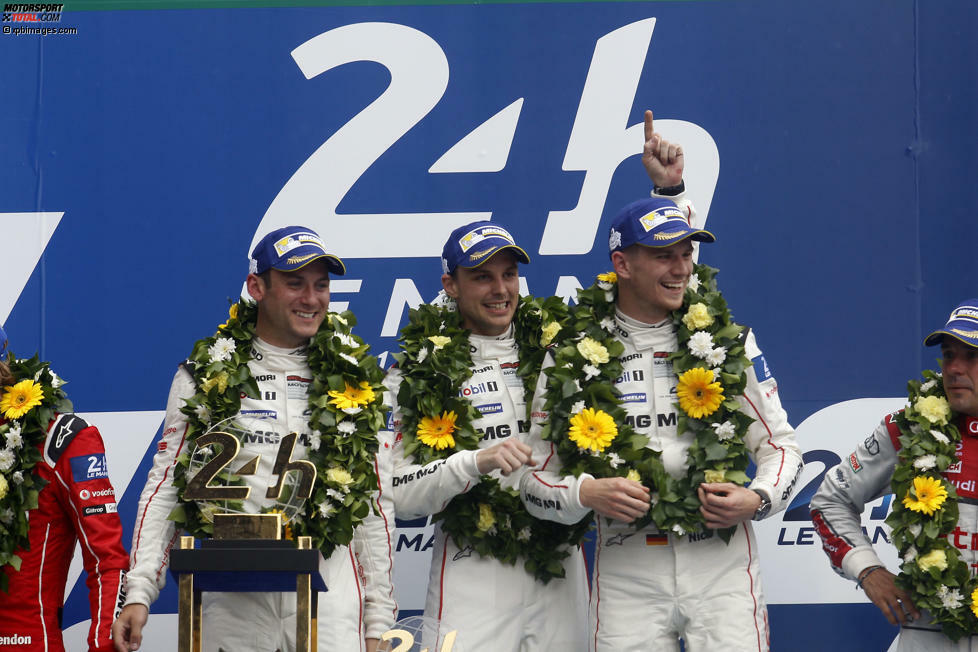 395 Runden legten Earl Bamber/Nico Hülkenberg/Nick Tandy auf dem Weg zum Le-Mans-Sieg 2015 zurück. Die drei LMP-Rookies hatten ausgemacht: Jeder fährt das Tempo, bei dem er sich wohlfühlt und vermeidet Kollisionen. Wenn das Auto hält, sollte ein Podium drin sein. Es wurde der erste Porsche-Gesamtsieg nach 1998.