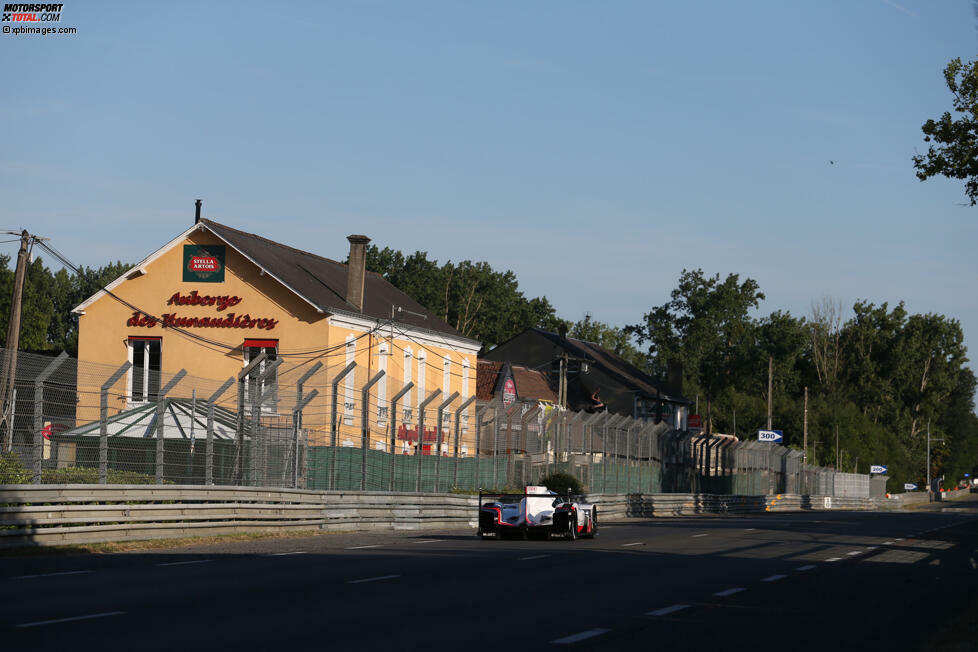 Lediglich auf 246 der 367 Rennrunden herrschte auf der gesamten 13,629 Kilometer langen Strecke freie Fahrt.