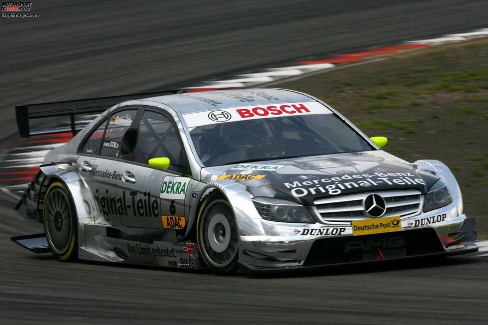 Nürburgring 2008: Bernd Schneider gewinnt das Rennen am Nürburgring und beendet am Ende der Saison seine lange und erfolgreiche Motorsport-Karriere.