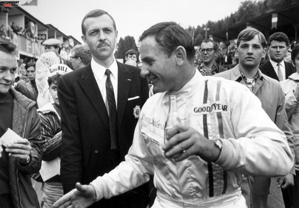 Bruce McLaren bleibt das Kunststück, mit einem eigenen Boliden den Titel zu gewinnen, bis zu seinem Tod 1970 verwehrt. Immerhin: Im McLaren M7A gewinnt er 1968 in Spa nach mehr als sechs Jahren endlich mal wieder einen Grand Prix - auch wenn er dabei davon profitiert, dass Spitzenreiter Jackie Stewart kurz vor Schluss der Sprit ausgeht.