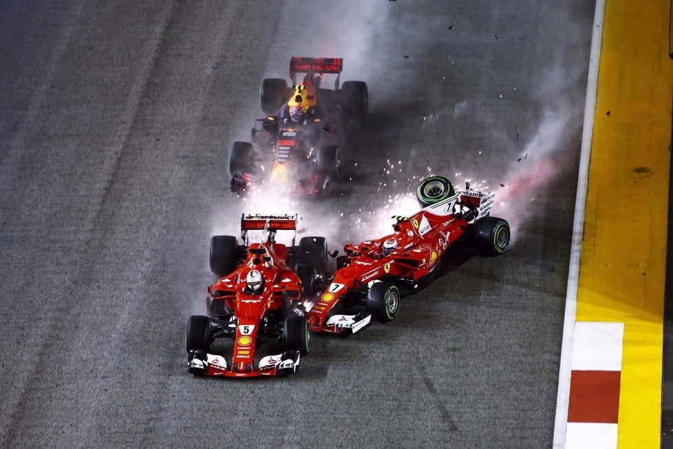 Ein Startchaos riss beim Großen Preis von Singapur zahlreiche Fahrer aus dem Rennen - Der Crash in Bildern