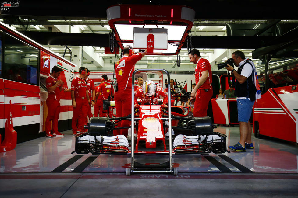 Ferrari: 260 Millionen Euro Jahresbudget (plus 120 Millionen Euro für die Motorenabteilung) und 900 Mitarbeiter (plus 450 in der Motorenabteilung).