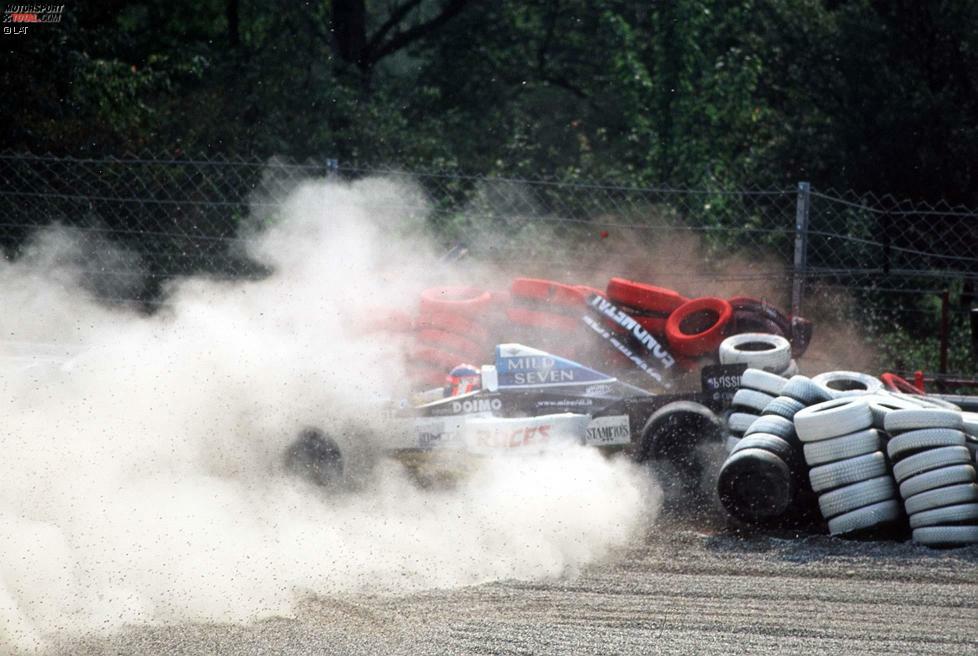 7. Ukyo Katayama - 94 Rennen: Der japanische Dreherkönig hat eine wahnsinnige Ausfallquote und daher kaum Chancen auf eine gute Zielankunft. Zwischen 1992 und 1997 ist er in der Formel 1, doch lediglich bei Tyrrell 1994 kommt er auf immerhin fünf Punkte - zu wenig für einen Podestplatz.