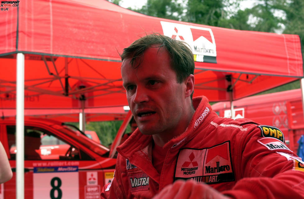 #6 Tommi Mäkinen - 24 Siege: Bis zum Jahr 1996 hat der Finne nur eine WM-Rallye gewonnen. Doch dann startet er durch, dominiert mit Mitsubishi vier Jahre in Folge der WRC und zieht nach WM-Titeln mit seinem Landsmann Juha Kankkunen gleich. 2017 kehrte Mäkinen als Teamchef von Toyota in den WRC-Servicepark zurück.