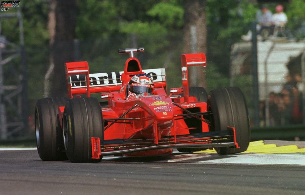 1998 sorgt Ferrari ausgerechnet beim Heimspiel in Imola für weiteren Flügelsalat. Die Scuderia ist nicht das erste Team, das auf die sogenannten 