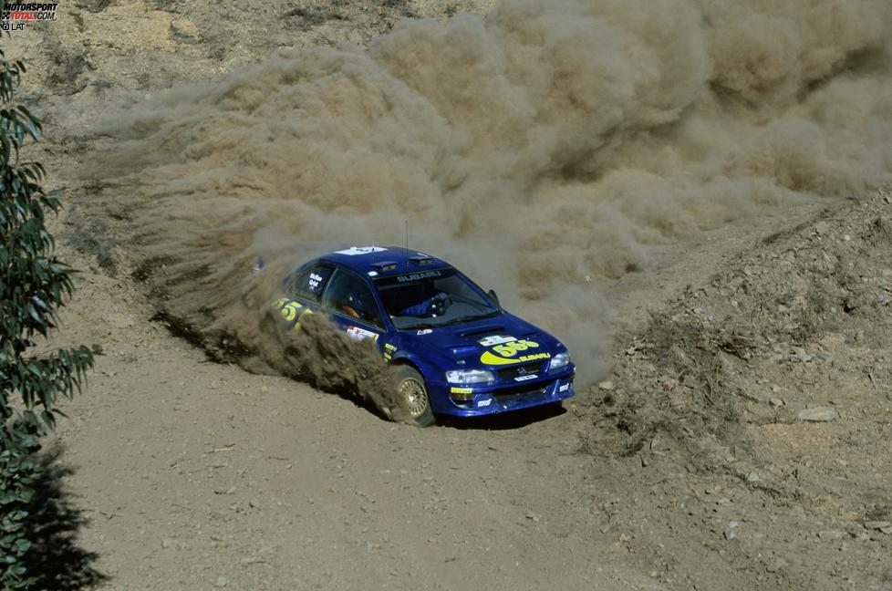 Rallye Portugal 1998: Colin McRae (Subaru) gewinnt 2,1 Sekunden vor Carlos Sainz (Toyota).