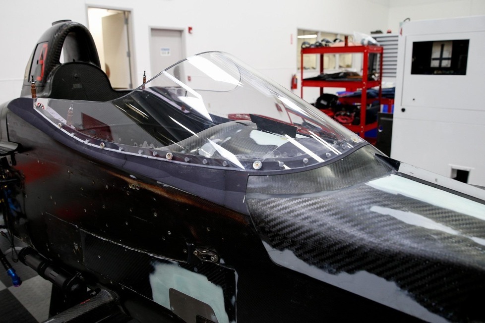 Die IndyCar-Serie setzt beim Cockpit-Schutz auf eine Scheibe - So wird das neue Sicherheitsfeature montiert