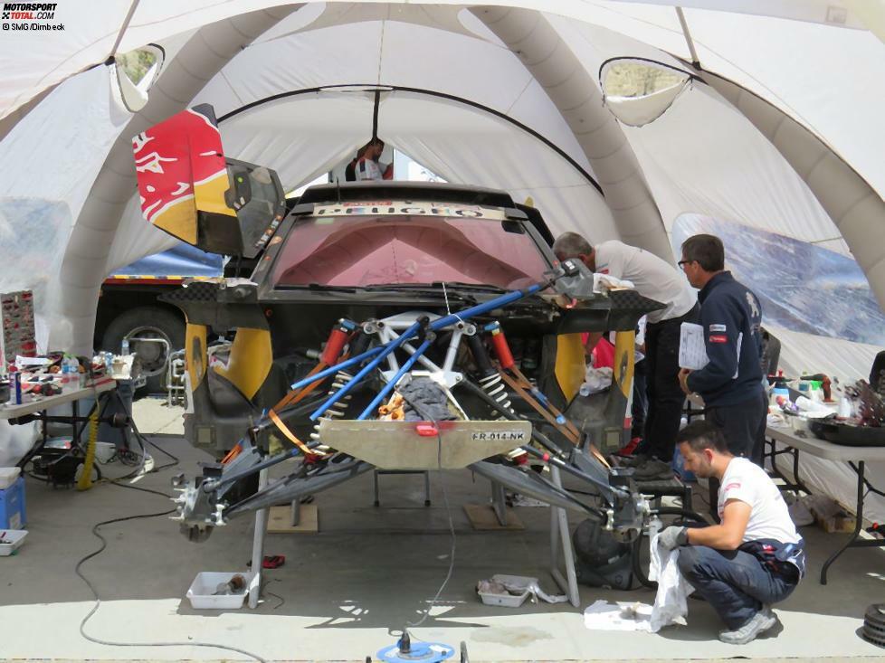 Hier ist gut die Vorderradaufhängung des Peugeot-Buggy zu sehen, auch wenn die Querlenker auf diesem Foto ausgehängt sind.