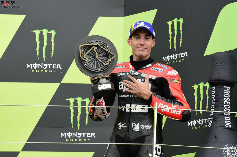 2021 bringt den bisherigen Höhepunkt in Aleix Espargaros Aprilia-Zeit. In Silverstone gelingt ihm zum ersten Mal mit der RS-GP der Sprung auf das Podium. Die Saison schließt er auf dem achten Gesamtraing ab, was ebenfalls eine neue Bestmarke ist, seit er für Aprilia fährt.