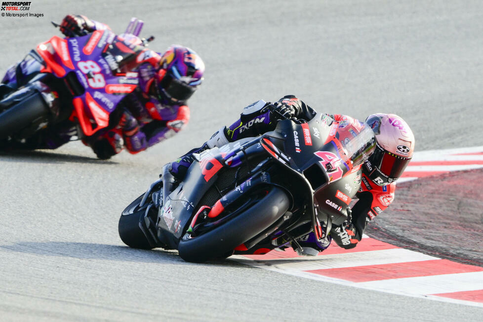 ... das Saisonfnale Mitte November, das kurzerhand von Valencia nach Barcelona verlegt wurde. Espargaro fährt im Sprint und im Grand Prix in die Top 5, während sein Kumpel und Aprilia-Nachfolger Jorge Martin Weltmeister wird.