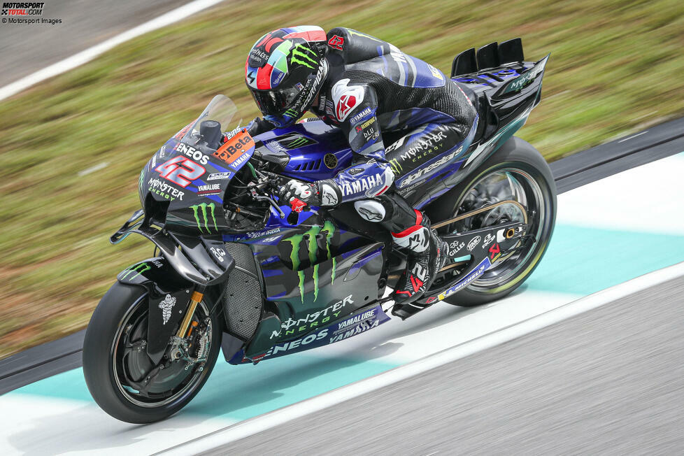 Im Yamaha-Werksteam erlebt Rins trotz der Concessions, die der Hersteller genießt, ein schwieriges erstes Jahr. Drei Rennen verpasst er mit Verletzung. Sein bestes Ergebnis ist P8 in Sepang. Rins' Yamaha-Vertrag umfasst zwei Jahre und gilt bis Ende 2025.