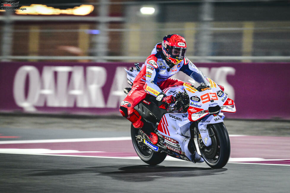 Bei seinem Ducati-Renndebüt im März 2024 in Katar belegt Marquez den vierten Platz. Es ist der Beginn einer starken Saison auf dem Vorjahresmodell. Dieses ermöglicht es ihm, seinen Spaß am Fahren wiederzufinden. Es wird seine erste Saison seit 2019, in der er kein einziges Rennen verpasst.