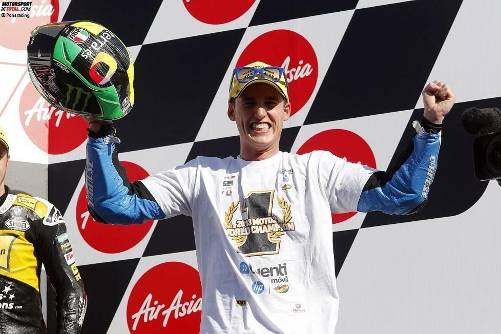 Als sich Redding in Australien verletzt, nutzt Espargaro seine Chance. Er gewinnt auf Phillip Island. Kurz darauf, in Mogei (Japan), und ist Moto2-Weltmeister des Jahres 2013. Damit steigt er in die Königsklasse auf.