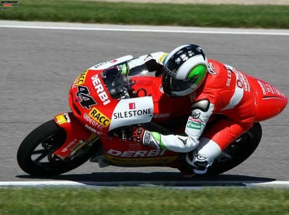 Im Jahr 2006 debütiert Espargaro in der 125er-Klasse. Erste Podestplätze stellen sich 2008 ein, die ersten beiden Siege folgen 2009. 2010 ist er regelmäßig vorne dabei, gewinnt drei Rennen und steht sechs weitere Male auf dem Podest. Gegen den übermächtigen Marc Marquez hat er keine Chance, er wird WM-Dritter.