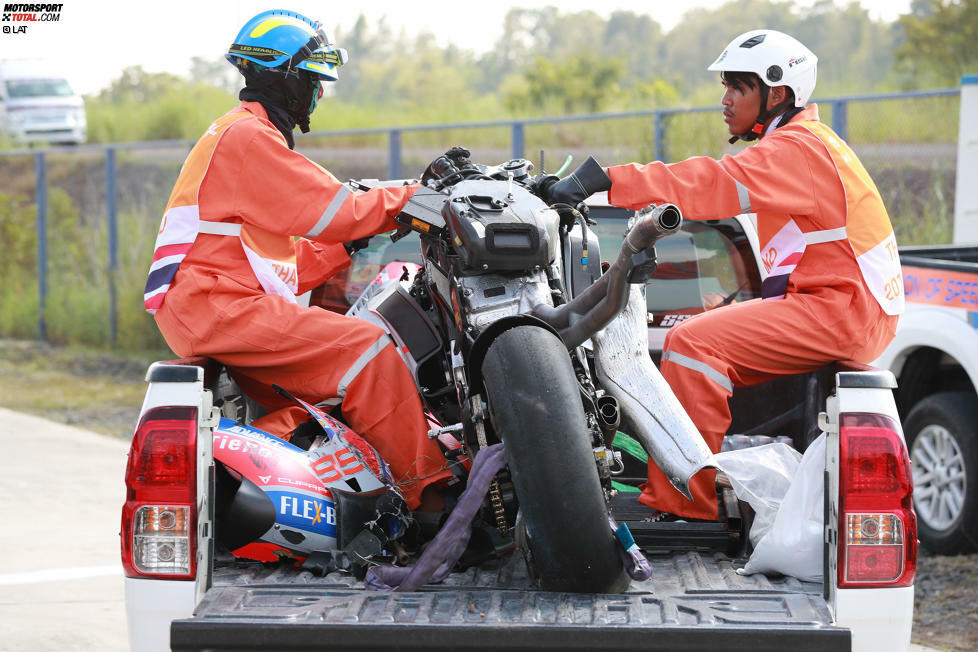 Die zerstörte Ducati nach Jorge Lorenzos Highsider im zweiten Training in Thailand