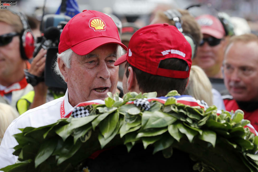 Legenden unter sich: Roger Penske darf endlich seinen Superstar in die Fotogalerie seiner Indy-500-Sieger aufnehmen. Es ist bereits der 17. Sieg für den 