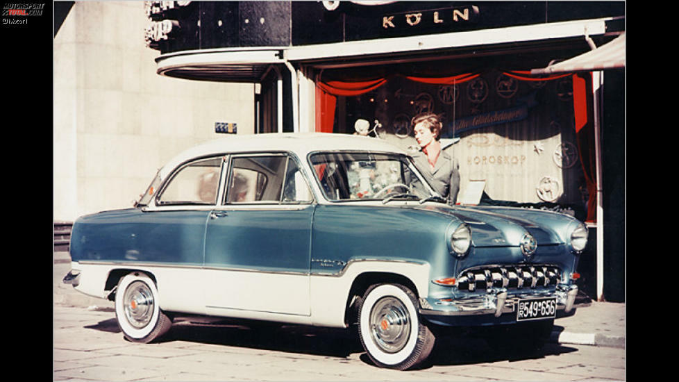 Ab 1954 kam der stärkere 15M hinzu. 1960 war dann Schluss mit dem globalen Kühler: Die Kugel war nach einem Facelift verschwunden.