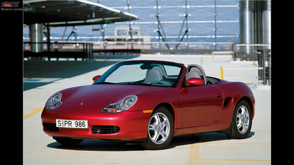 Porsche Boxster (1996): Wir ärgern uns heute noch, dass wir Ende der 1990er-Jahre keinen Porsche 924 oder 944 zum Schnäppchenpreis geschossen haben. Jetzt gibt es eine neue Chance: Lange wird der Boxster nicht mehr in der preislichen Talsohle bleiben. Noch gibt es gepflegte Zweit- oder Drittwagen-Boxster.