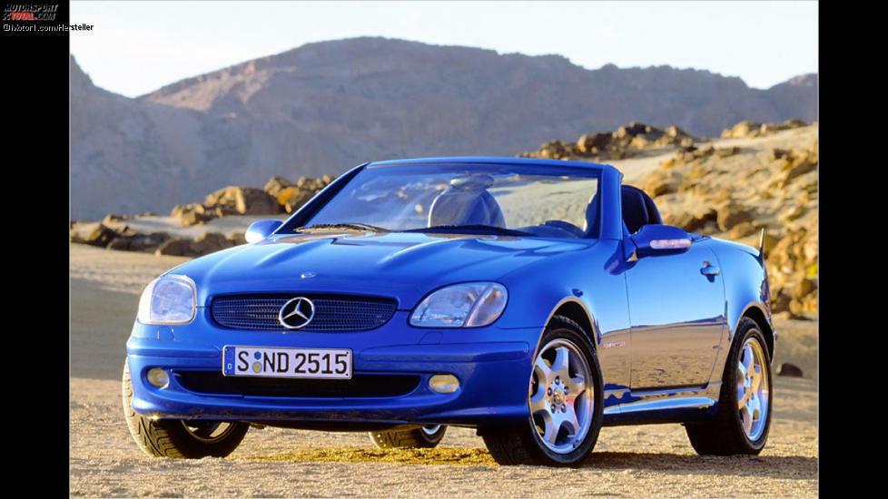 Mercedes SLK (1996): Mal unter uns: In Sachen Design sind die 1990er bei Mercedes eher ein dunkles Kapitel. Eine Ausnahme ist der Mercedes SLK. Er machte das Blechklappdach salonfähig, ohne dass die A-Säule bis über die Rücksitze reichte.