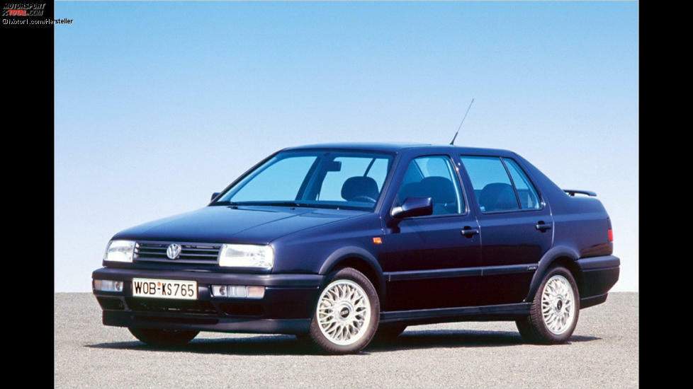 VW Vento VR6 (1992): Was für eine Sensation: Anfang der 1990er-Jahre packte VW einen Sechszylinder in den Golf. Noch interessanter, weil seltener und weniger verheizt, ist der VR6 im damaligen Stufenheck-Ableger Vento.