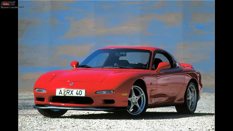 Mazda RX-7 (1992): Im letzten RX-7 bot Mazda alles auf, was die Wankel-Technik zu bieten hatte: Turboaufladung brachte den Sportwagen auf 280 PS, saugte aber heftig am Tankinhalt. Heftig war auch der Preis: Über 80.000 Mark machten den RX-7 zum Fall für Liebhaber.