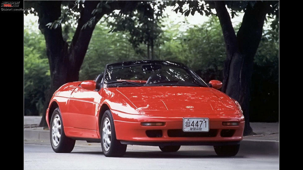 Kia Elan (1996): Eine exotische Episode in der Automobilgeschichte war der Kia Elan. Zwischen 1989 und 1995 hatte Lotus den Roadster gebaut. Nach Ende der Produktion kaufte Kia die Anlagen und machte bis 1999 weiter. Falls man einen Kia Elan in Deutschland findet, ist er wie sein Lotus-Pendant nicht allzu teuer.